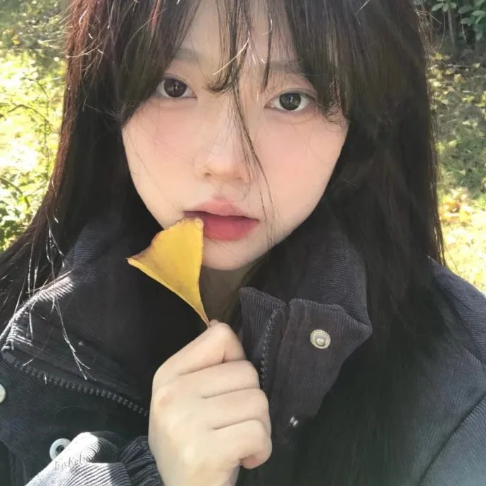 龙纹身的女鬼入镜海报